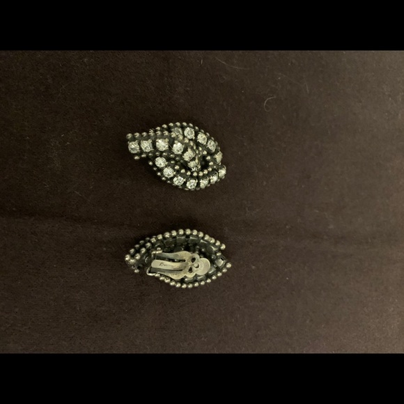 Vintage crystal clip on earrings - Picture 1 of 2